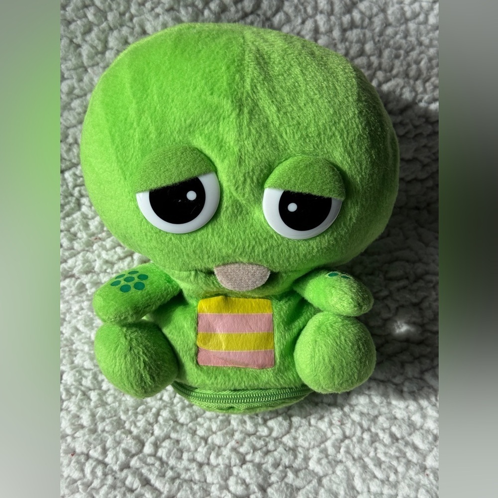 Gachapin plush toy.